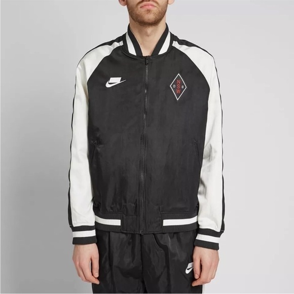 *NEW* NIKE NSW Bomber Varsity Jacket Size L (retails $200) - Picture 4 of 9